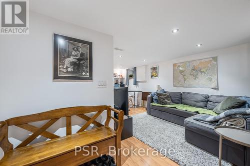 21 Burnfield Avenue, Toronto, ON - Indoor Photo Showing Living Room