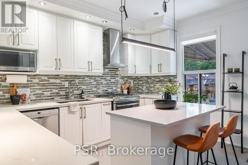 21 Burnfield Avenue, Toronto, ON - Indoor Photo Showing Kitchen With Upgraded Kitchen