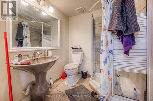 47 North Street, St. Catharines, ON - Indoor Photo Showing Bathroom