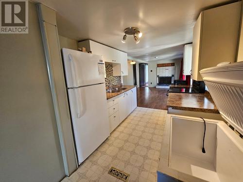 9916 Adams Street, Fort St. John, BC - Indoor Photo Showing Kitchen