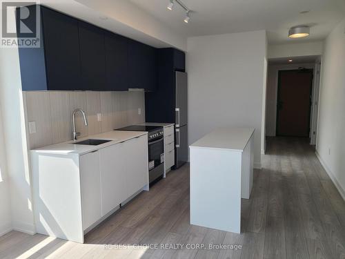 1109 - 8 Tippett Road, Toronto, ON - Indoor Photo Showing Kitchen