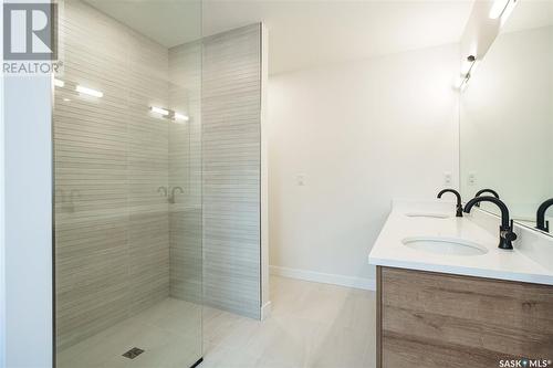 1308 14Th Street E, Saskatoon, SK - Indoor Photo Showing Bathroom