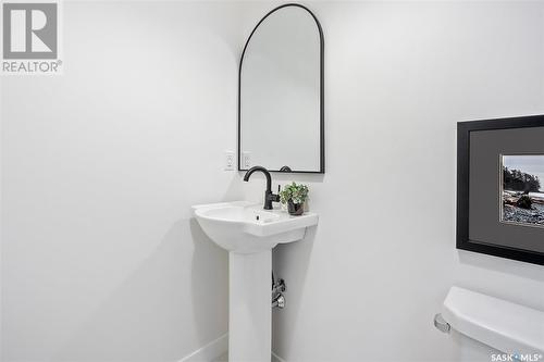 1308 14Th Street E, Saskatoon, SK - Indoor Photo Showing Bathroom