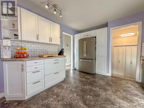 367 D'Iberville Avenue, Iroquois Falls, ON - Indoor Photo Showing Kitchen