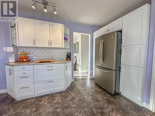 367 D'Iberville Avenue, Iroquois Falls, ON - Indoor Photo Showing Kitchen