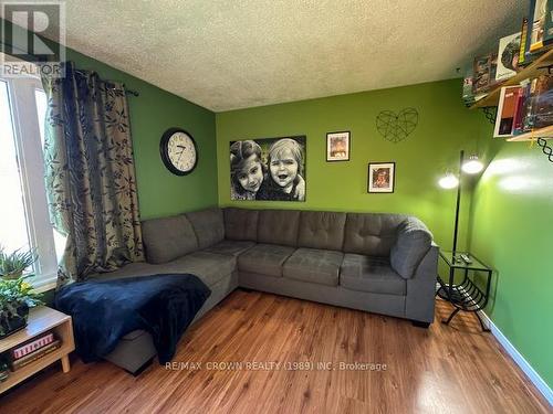 39 Houle Street, Hearst, ON - Indoor Photo Showing Living Room