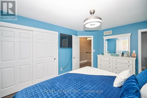 8159 Barrett Crescent, Niagara Falls, ON - Indoor Photo Showing Bedroom