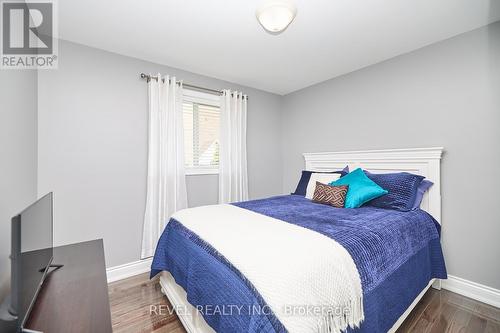 8159 Barrett Crescent, Niagara Falls, ON - Indoor Photo Showing Bedroom