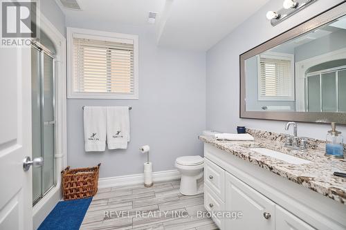 8159 Barrett Crescent, Niagara Falls, ON - Indoor Photo Showing Bathroom