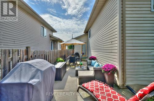 8159 Barrett Crescent, Niagara Falls, ON - Outdoor With Deck Patio Veranda With Exterior