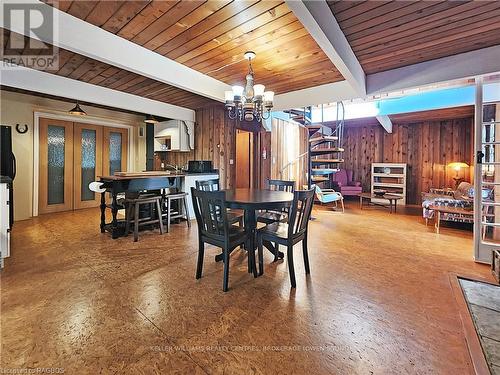 17 Thomas St, South Bruce Peninsula, ON - Indoor Photo Showing Dining Room