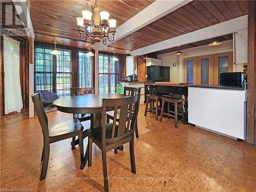 17 Thomas St, South Bruce Peninsula, ON - Indoor Photo Showing Dining Room