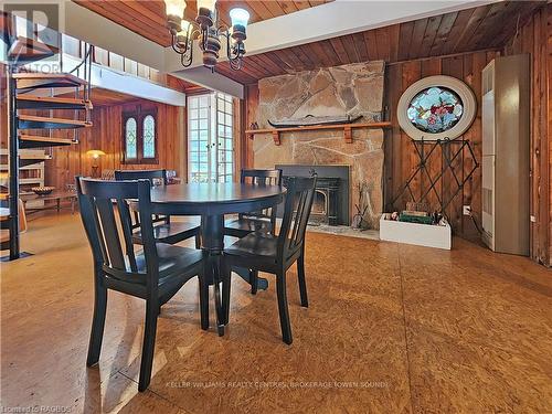 17 Thomas St, South Bruce Peninsula, ON - Indoor Photo Showing Dining Room With Fireplace