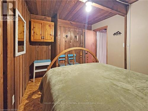 17 Thomas St, South Bruce Peninsula, ON - Indoor Photo Showing Bedroom