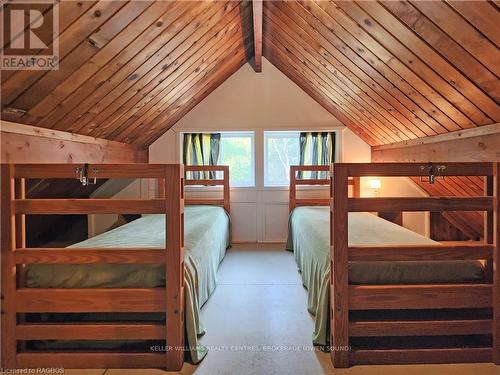 17 Thomas St, South Bruce Peninsula, ON - Indoor Photo Showing Bedroom