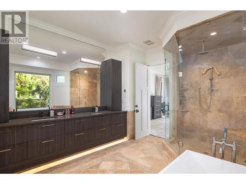 3908 Bluebird Road, Kelowna, BC - Indoor Photo Showing Bathroom