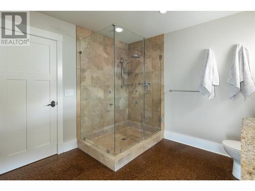 3908 Bluebird Road, Kelowna, BC - Indoor Photo Showing Bathroom