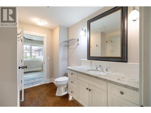 3908 Bluebird Road, Kelowna, BC - Indoor Photo Showing Bathroom