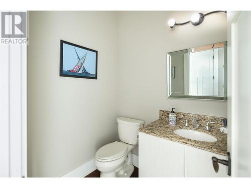 3908 Bluebird Road, Kelowna, BC - Indoor Photo Showing Bathroom