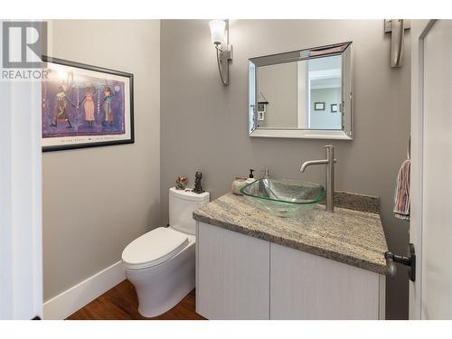 3908 Bluebird Road, Kelowna, BC - Indoor Photo Showing Bathroom