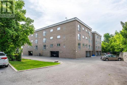 303 - 112 Simcoe Road, Bradford West Gwillimbury (Bradford), ON - Outdoor