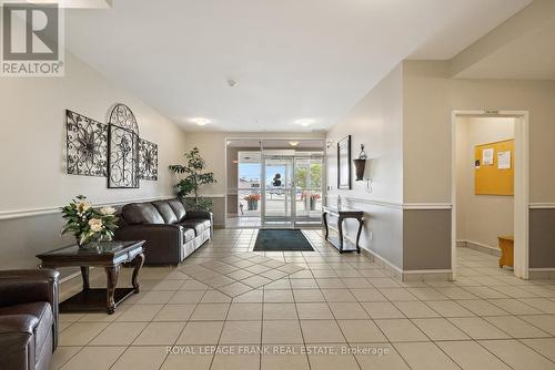 303 - 112 Simcoe Road, Bradford West Gwillimbury (Bradford), ON - Indoor