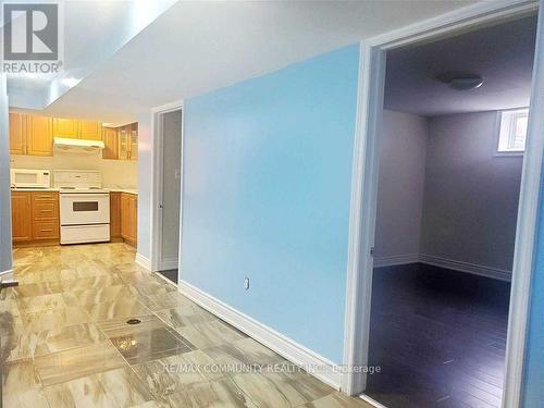 47 Pregasus Trail, Toronto, ON - Indoor Photo Showing Kitchen