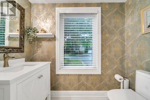 133 Arten Avenue, Richmond Hill, ON - Indoor Photo Showing Bathroom