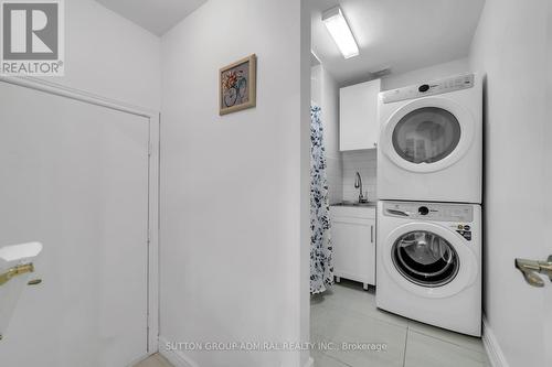 133 Arten Avenue, Richmond Hill, ON - Indoor Photo Showing Laundry Room