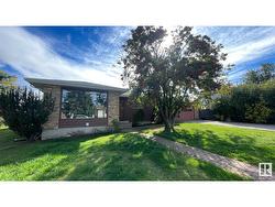 7359 18 AV NW  Edmonton, AB T6K 2B5