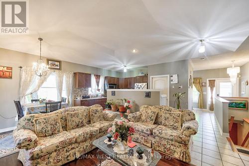 599 Fox Hollow Court, Woodstock, ON - Indoor Photo Showing Living Room