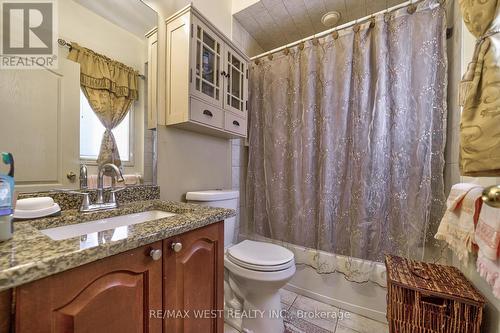 599 Fox Hollow Court, Woodstock, ON - Indoor Photo Showing Bathroom