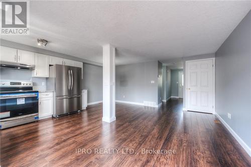 298 Activa Avenue, Kitchener, ON - Indoor Photo Showing Kitchen With Stainless Steel Kitchen