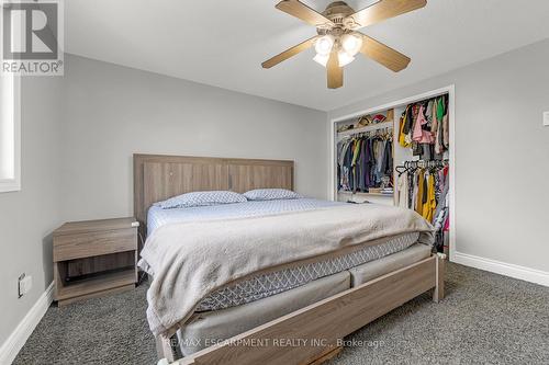 35 Titmouse Court, Hamilton, ON - Indoor Photo Showing Bedroom