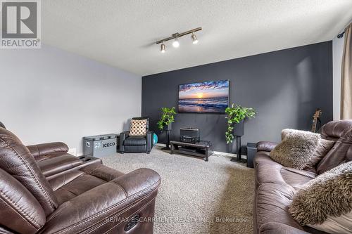 35 Titmouse Court, Hamilton, ON - Indoor