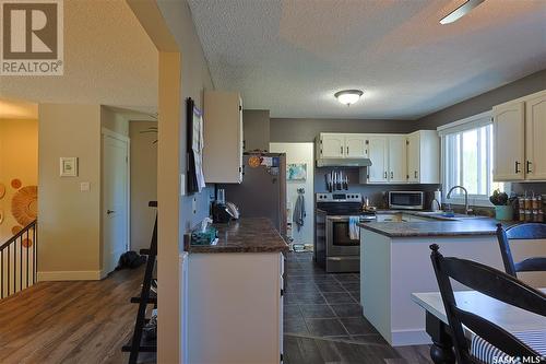 1526 Helme Crescent, Prince Albert, SK - Indoor Photo Showing Kitchen