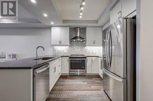 2402 - 505 Talbot Street, London, ON - Indoor Photo Showing Kitchen With Stainless Steel Kitchen With Upgraded Kitchen