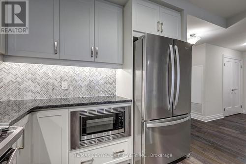 2402 - 505 Talbot Street, London, ON - Indoor Photo Showing Kitchen With Stainless Steel Kitchen