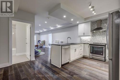 2402 - 505 Talbot Street, London, ON - Indoor Photo Showing Kitchen With Stainless Steel Kitchen With Upgraded Kitchen