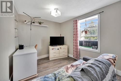 49 Dumfries Street, Brant, ON - Indoor Photo Showing Bedroom