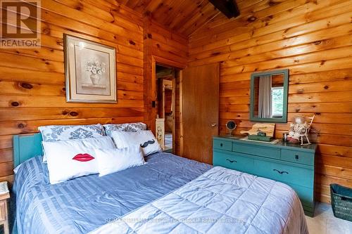 2514 Janes Lane, Severn, ON - Indoor Photo Showing Bedroom