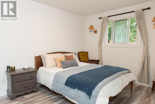 32 Clarridge Court, Brampton, ON - Indoor Photo Showing Bedroom