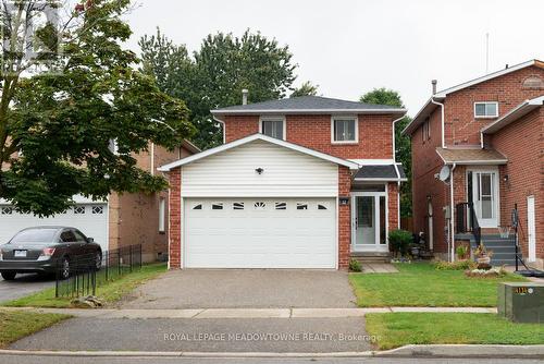 32 Clarridge Court, Brampton, ON - Outdoor With Facade