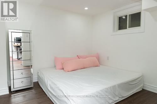 32 Clarridge Court, Brampton, ON - Indoor Photo Showing Bedroom