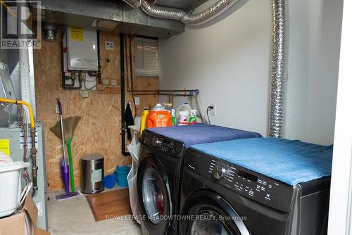 32 Clarridge Court, Brampton, ON - Indoor Photo Showing Laundry Room