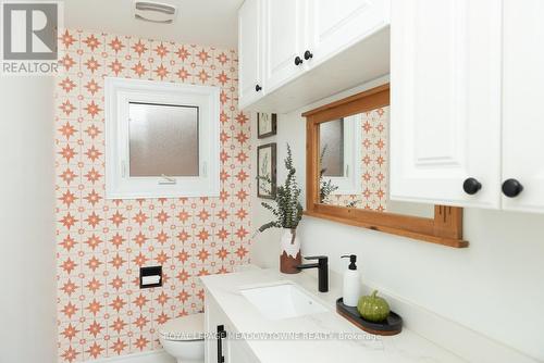 32 Clarridge Court, Brampton, ON - Indoor Photo Showing Bathroom