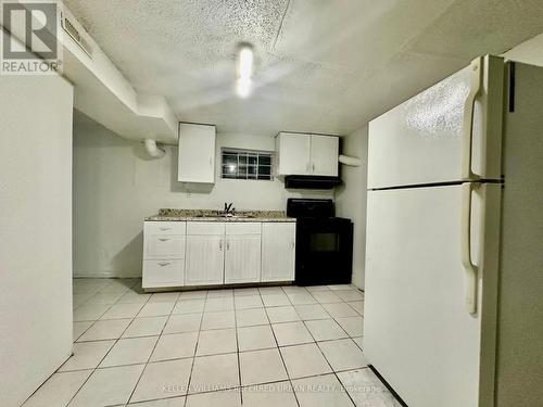 12 Rotherham Avenue, Toronto, ON - Indoor Photo Showing Kitchen