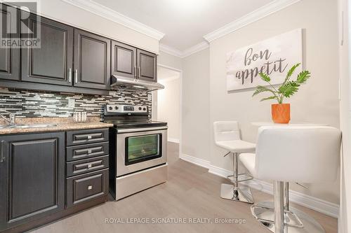 319 - 551 The West Mall, Toronto, ON - Indoor Photo Showing Kitchen