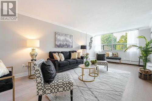 319 - 551 The West Mall, Toronto, ON - Indoor Photo Showing Living Room