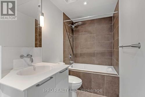 507 - 650 King Street W, Toronto, ON - Indoor Photo Showing Bathroom